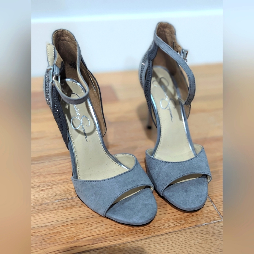 Jessica Simpson heels in gray size 7